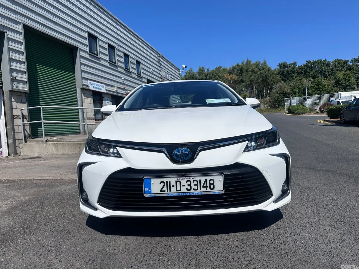 Toyota Corolla Saloon, Petrol Hybrid, 2021, White