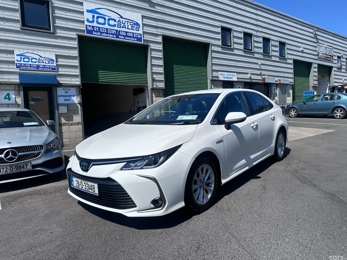 Toyota Corolla Saloon, Petrol Hybrid, 2021, White
