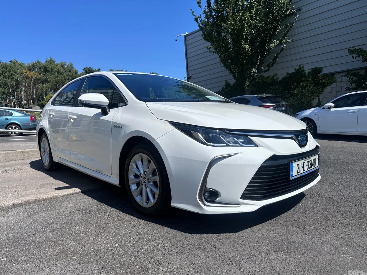 Toyota Corolla Saloon, Petrol Hybrid, 2021, White