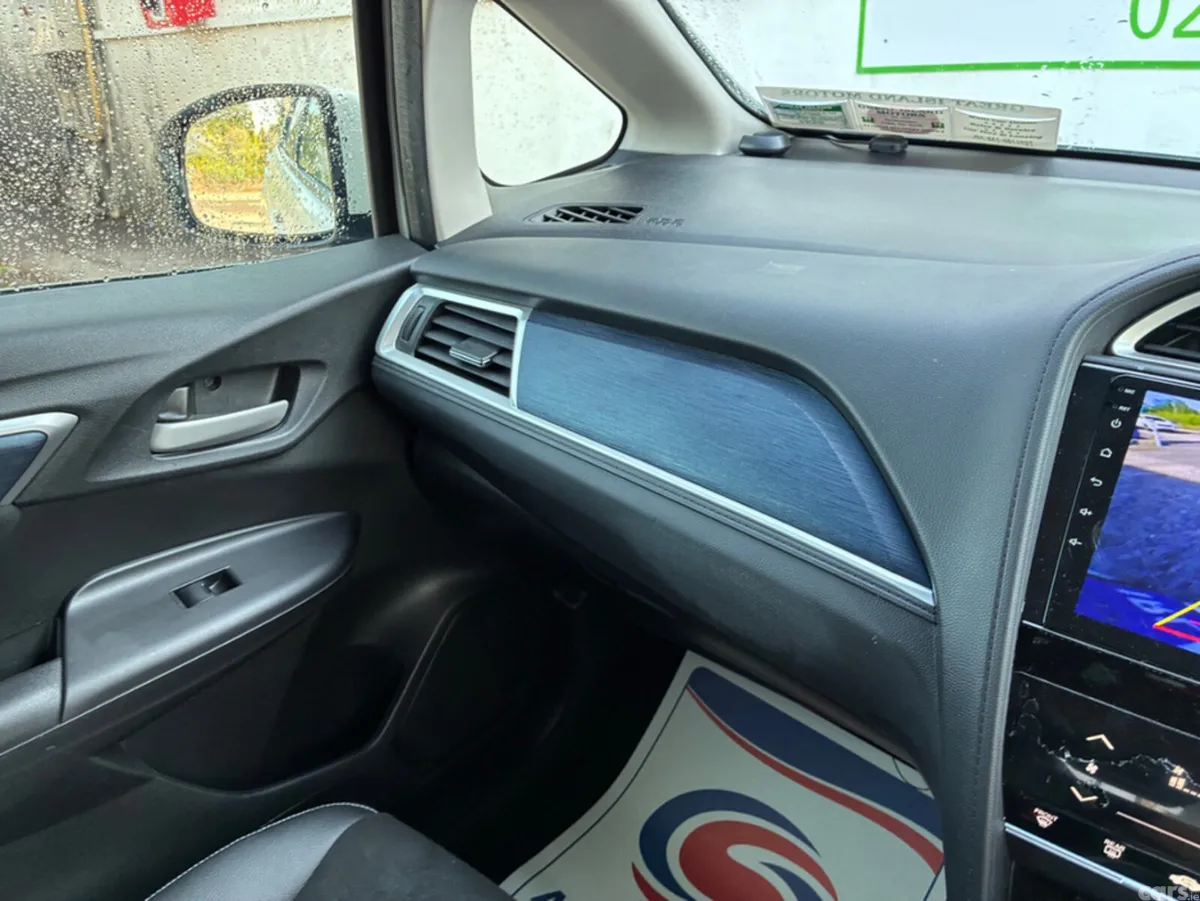 Honda Shuttle MPV, Petrol Hybrid, 2016, White