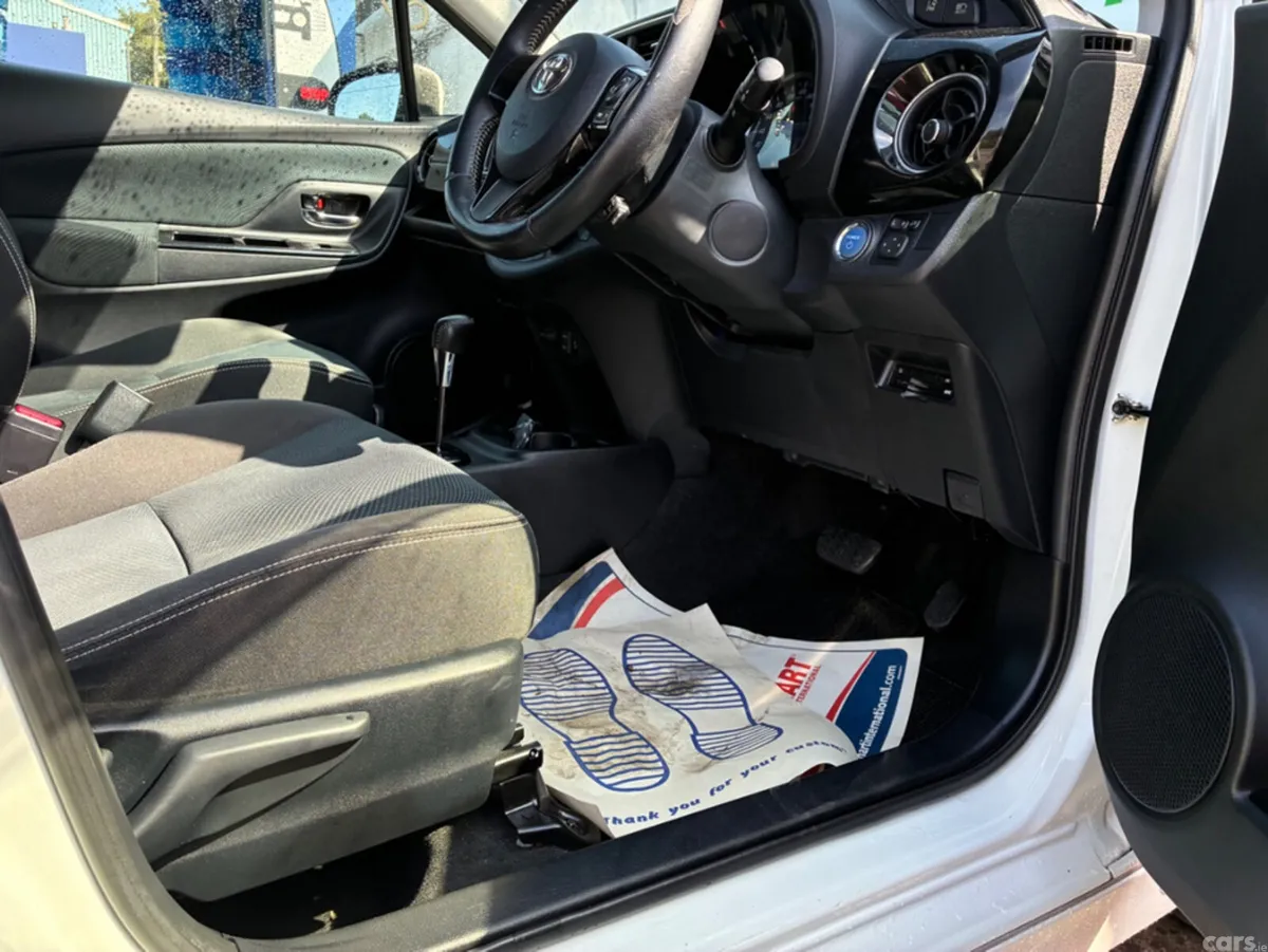 Toyota Vitz Hatchback, Petrol Hybrid, 2017, White