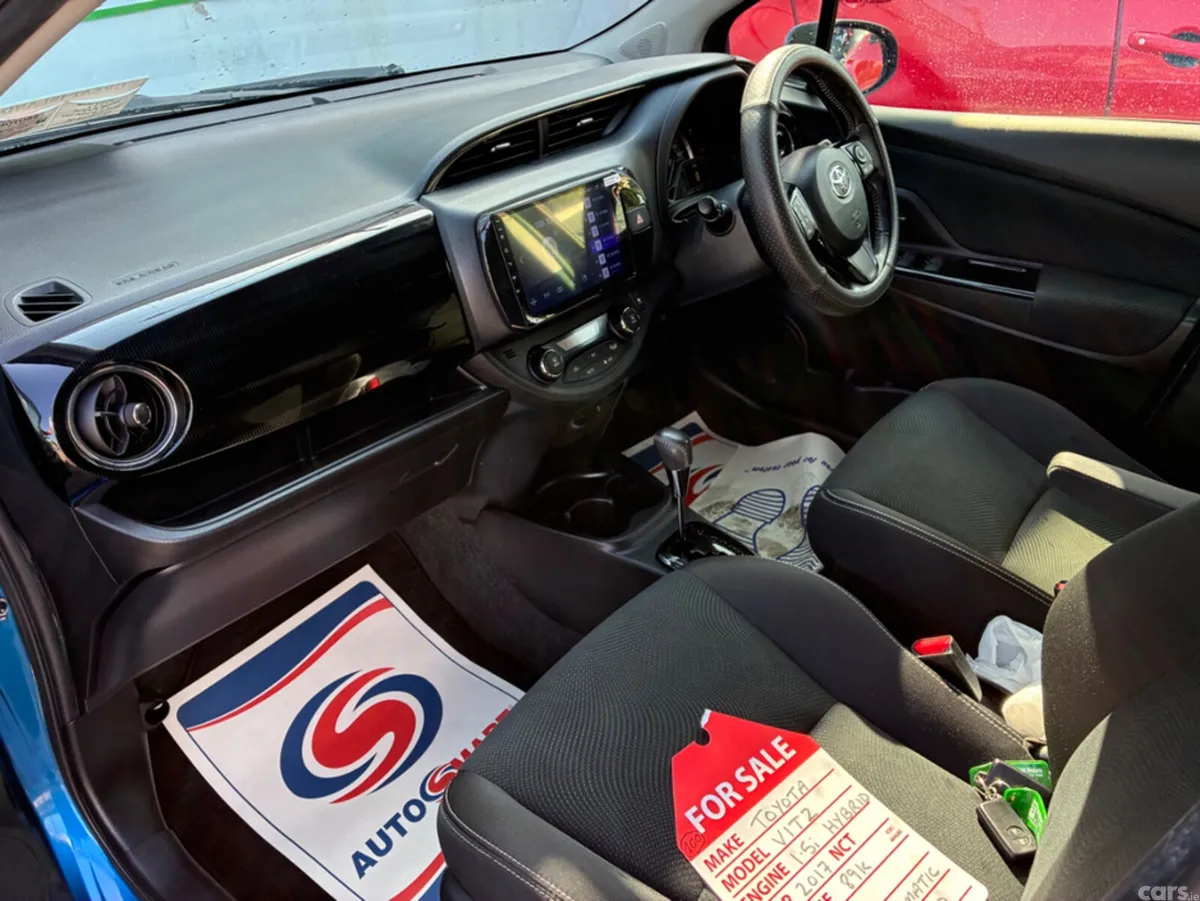 Toyota Vitz Hatchback, Petrol Hybrid, 2017, Blue