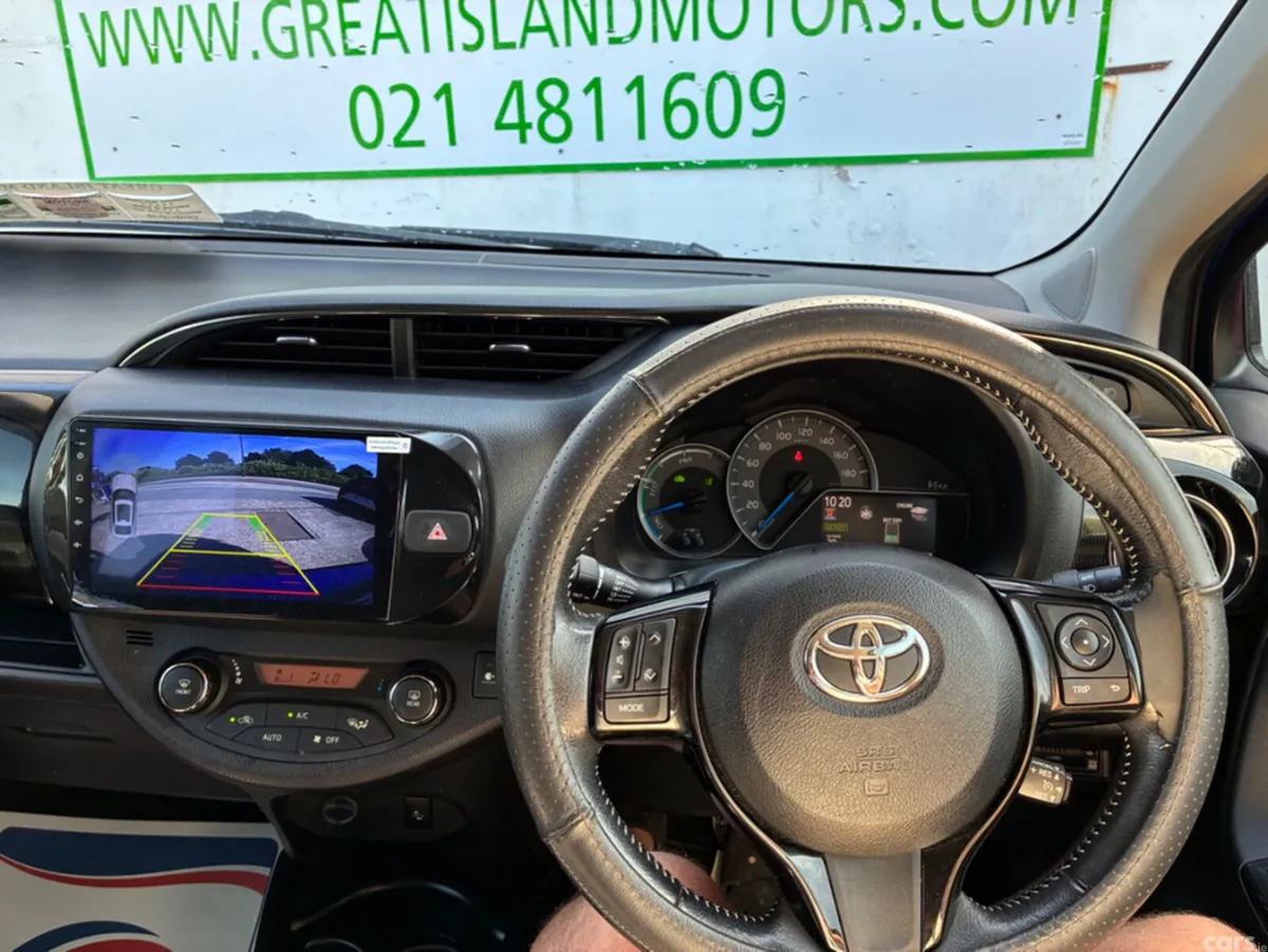 Toyota Vitz Hatchback, Petrol Hybrid, 2017, Blue