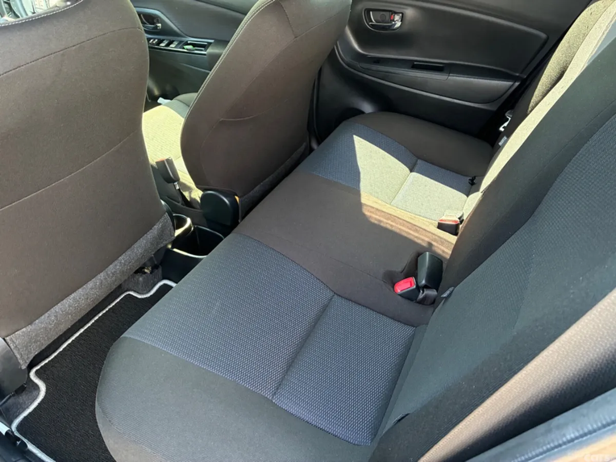 Toyota Vitz Hatchback, Petrol Hybrid, 2018, Blue