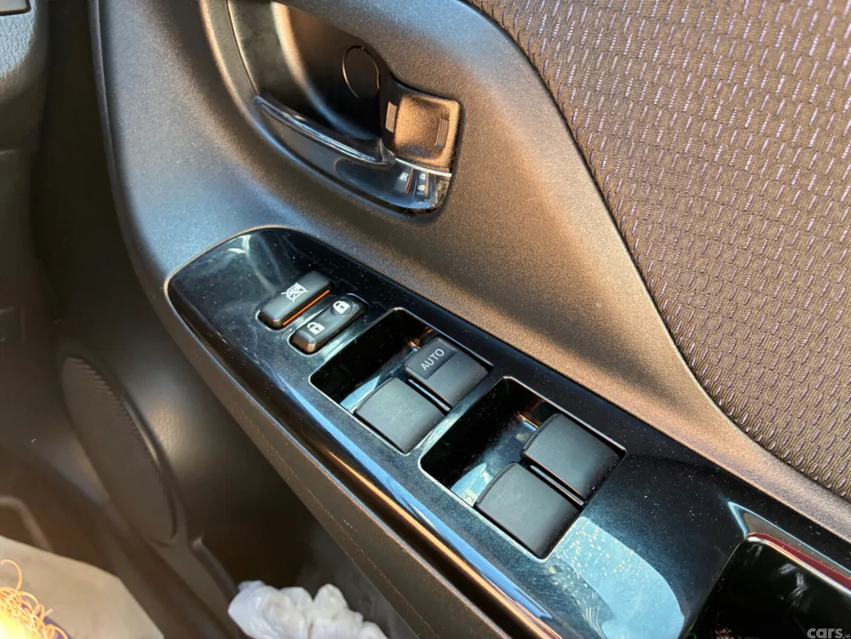 Toyota Vitz Hatchback, Petrol Hybrid, 2018, Blue