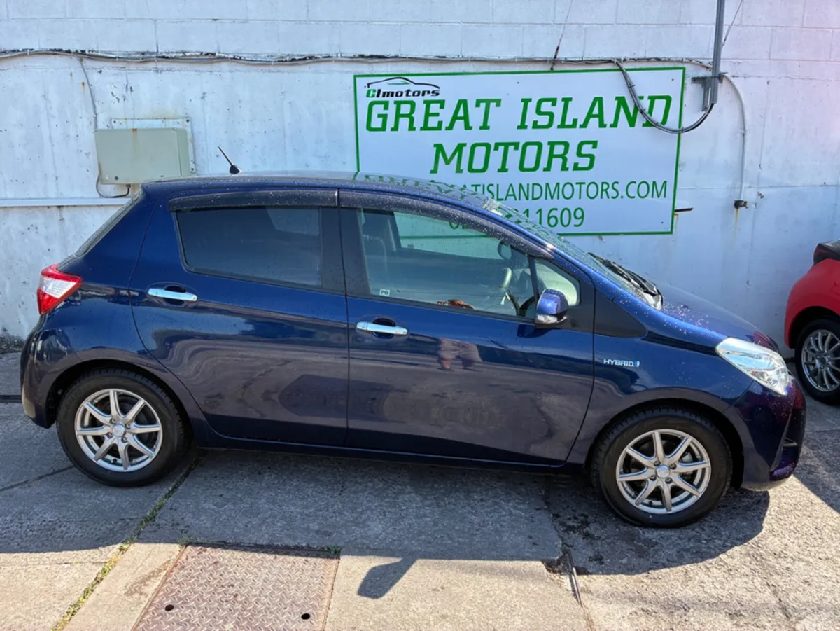 Toyota Vitz Hatchback, Petrol Hybrid, 2018, Blue