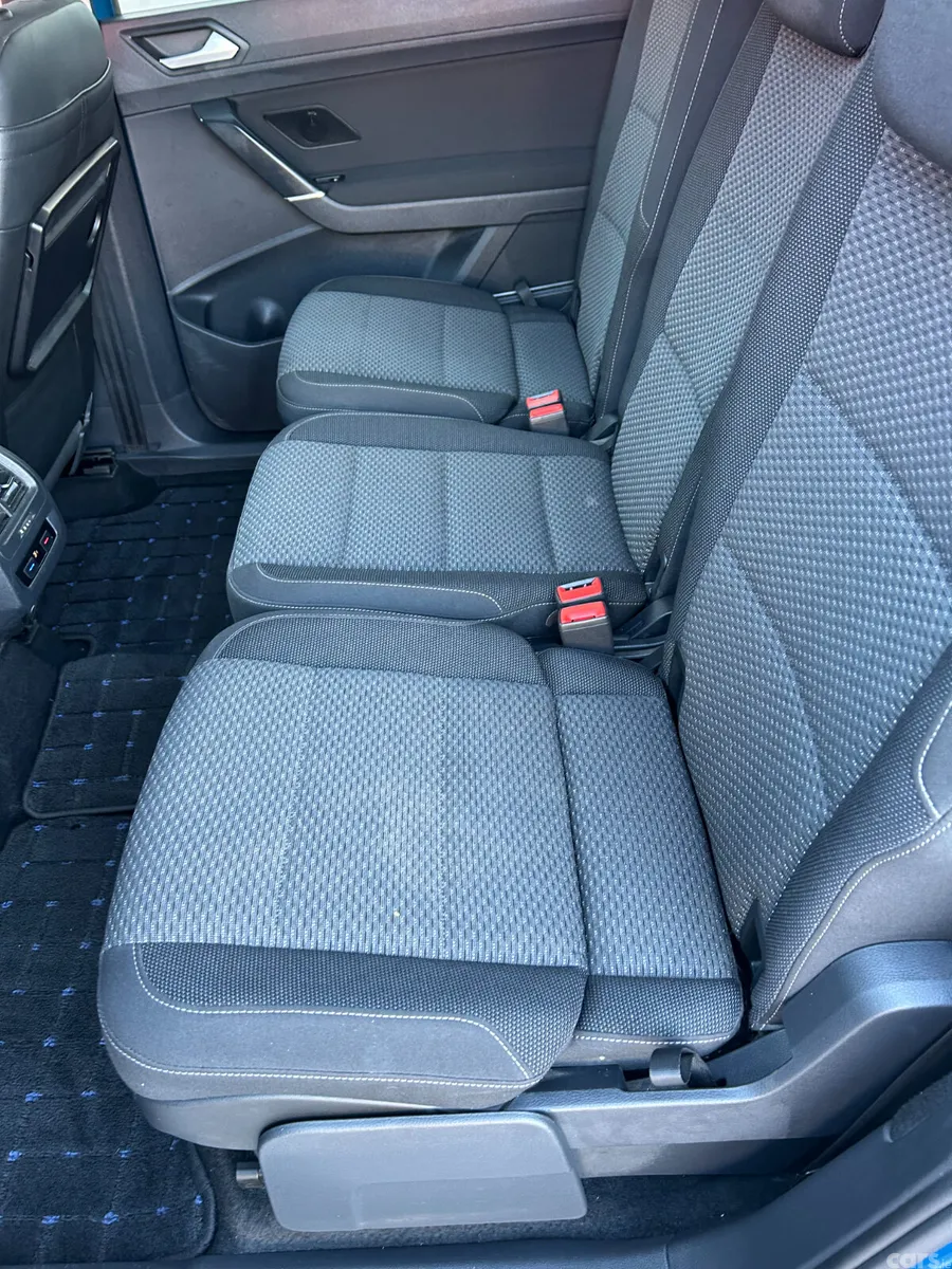 Volkswagen Touran MPV, Petrol, 2016, Blue