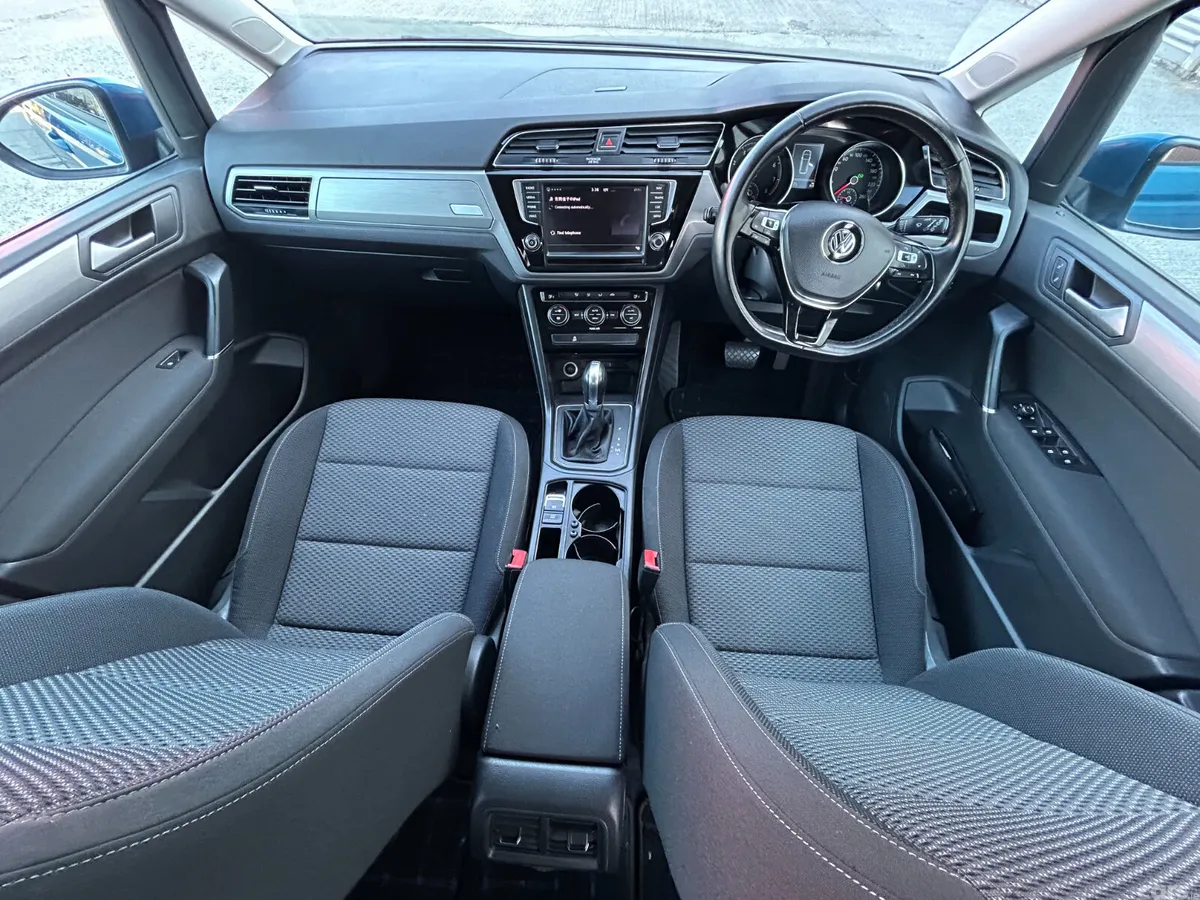 Volkswagen Touran MPV, Petrol, 2016, Blue