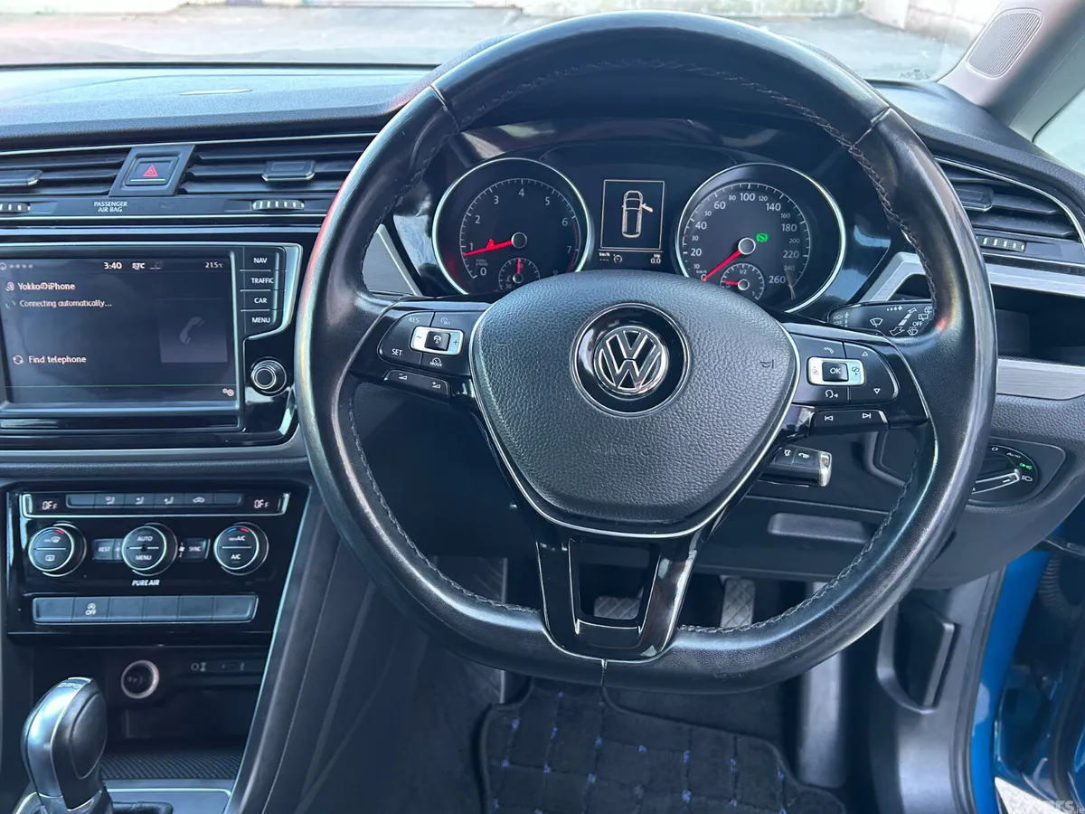 Volkswagen Touran MPV, Petrol, 2016, Blue