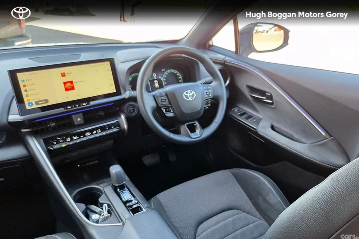 Toyota C-HR SUV, Petrol Hybrid, 2024, White