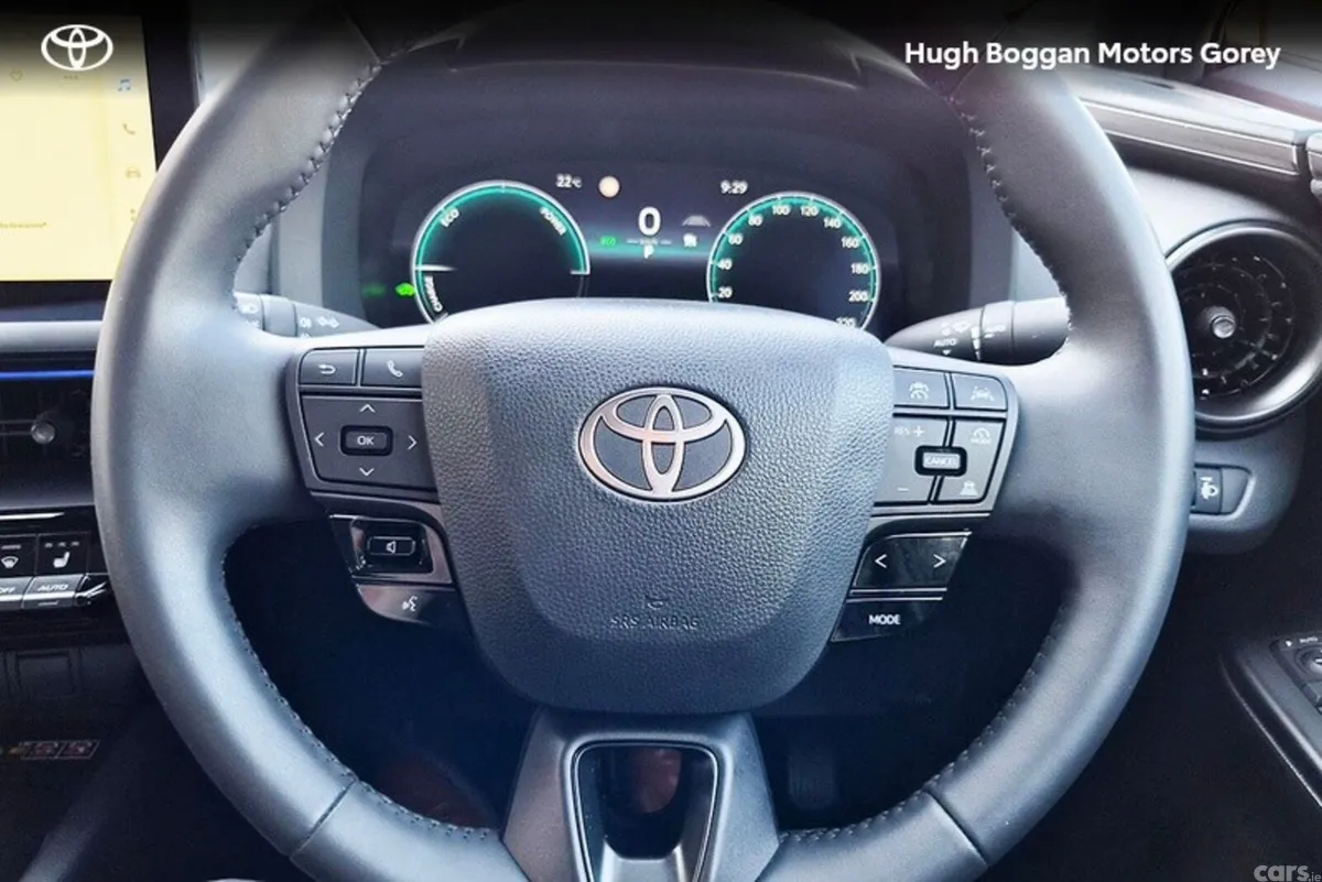 Toyota C-HR SUV, Petrol Hybrid, 2024, White