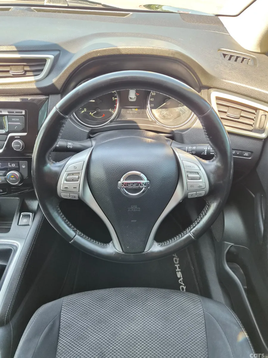 Nissan Qashqai Hatchback, Diesel, 2014, Black