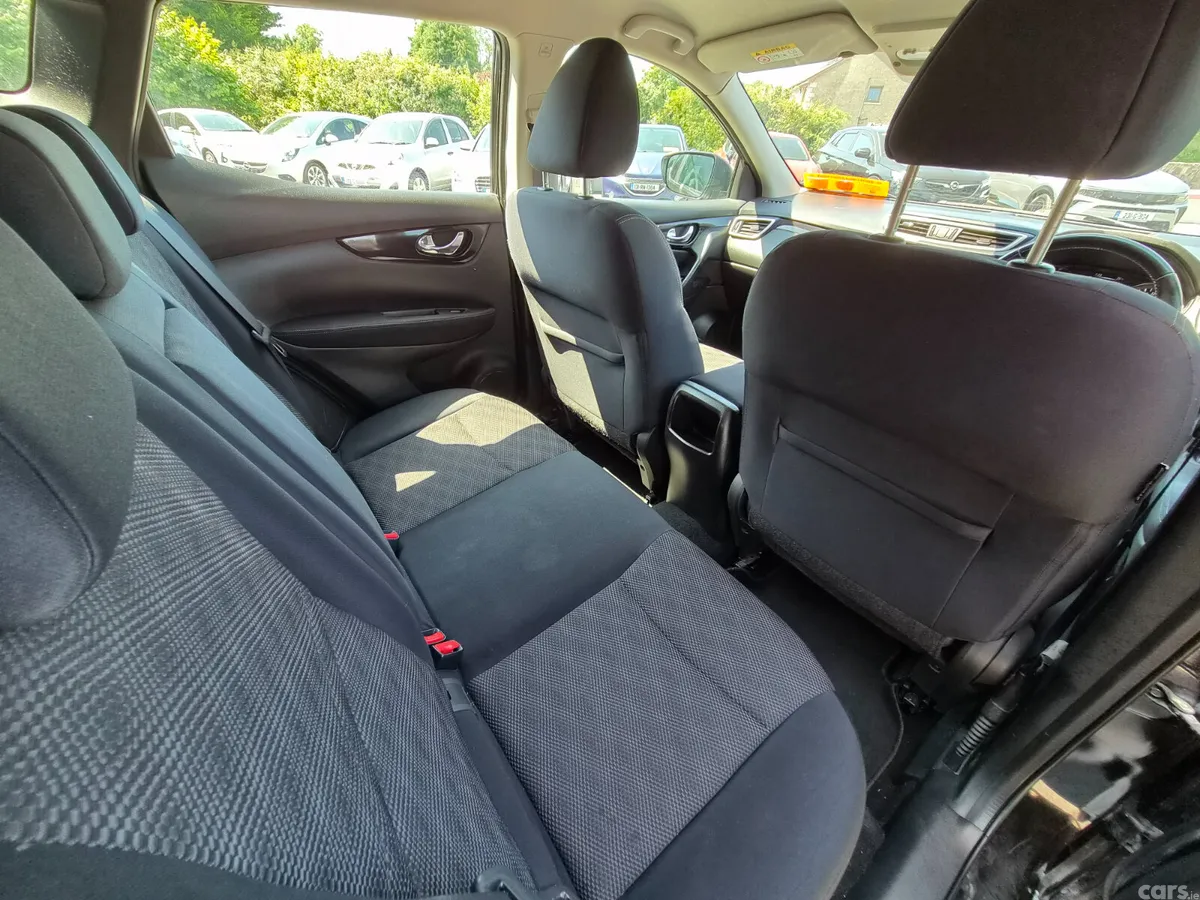 Nissan Qashqai Hatchback, Diesel, 2014, Black