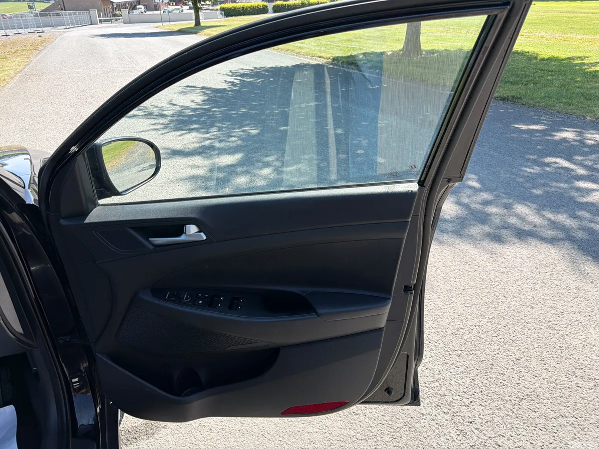 Hyundai Tucson SUV, Diesel, 2017, Black