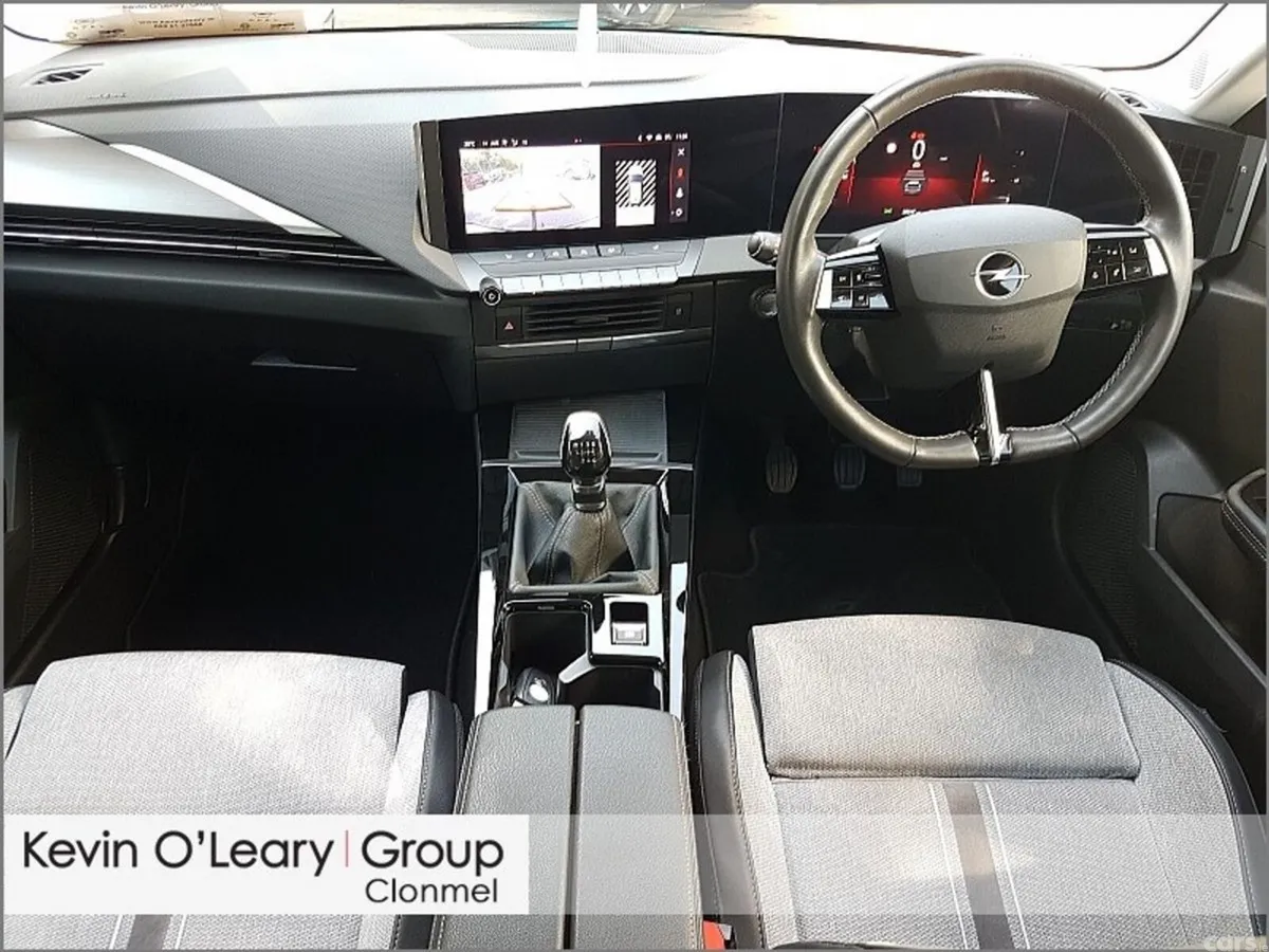 Opel Astra Hatchback, Petrol, 2023, Black