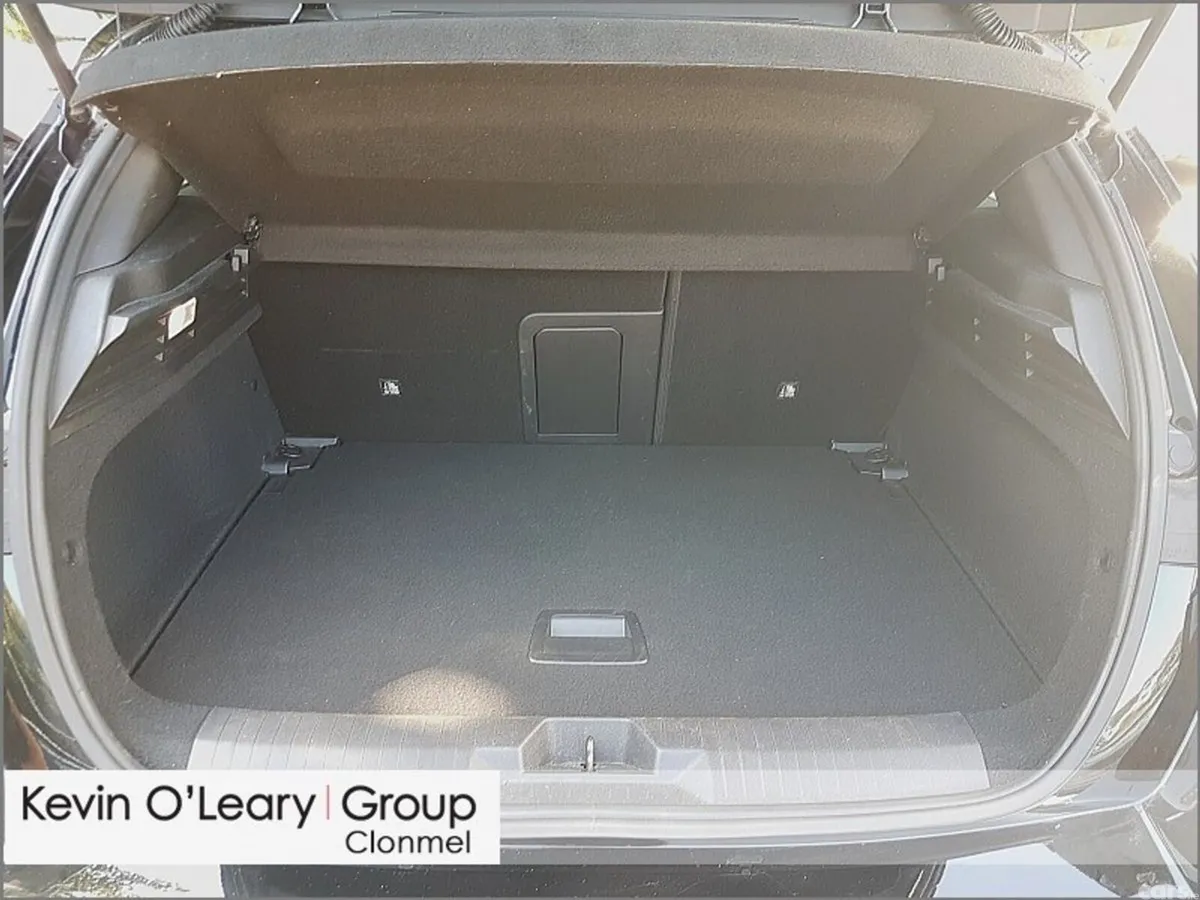 Opel Astra Hatchback, Petrol, 2023, Black