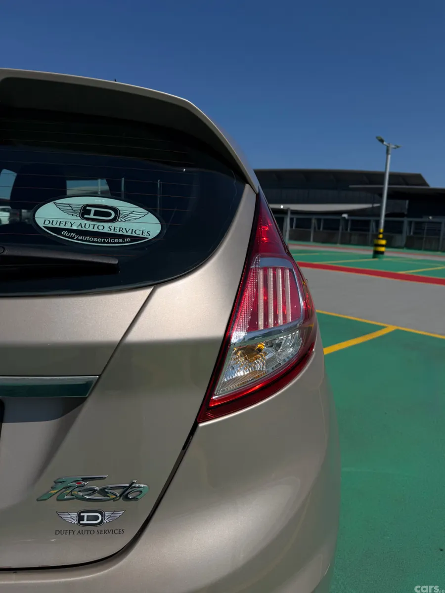 Ford Fiesta Hatchback, Petrol, 2016, Silver