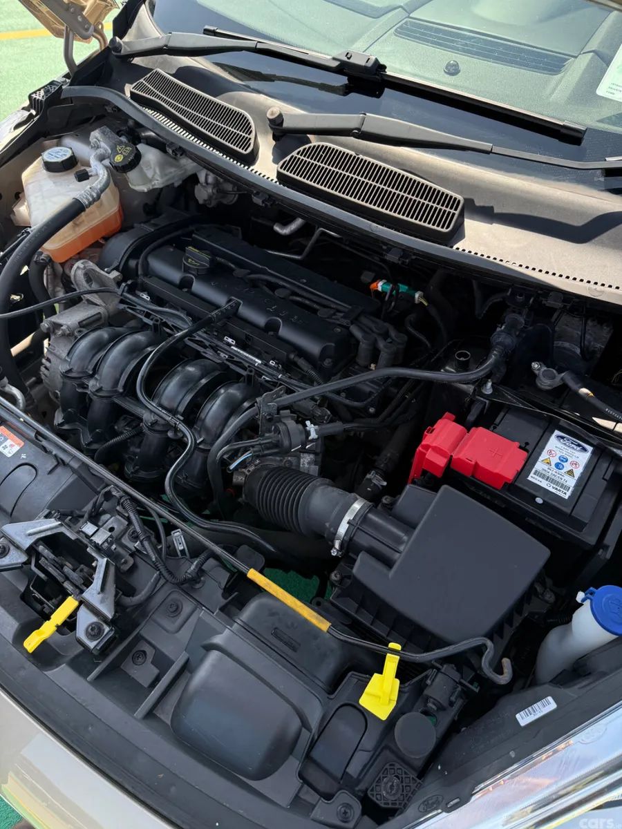Ford Fiesta Hatchback, Petrol, 2016, Silver