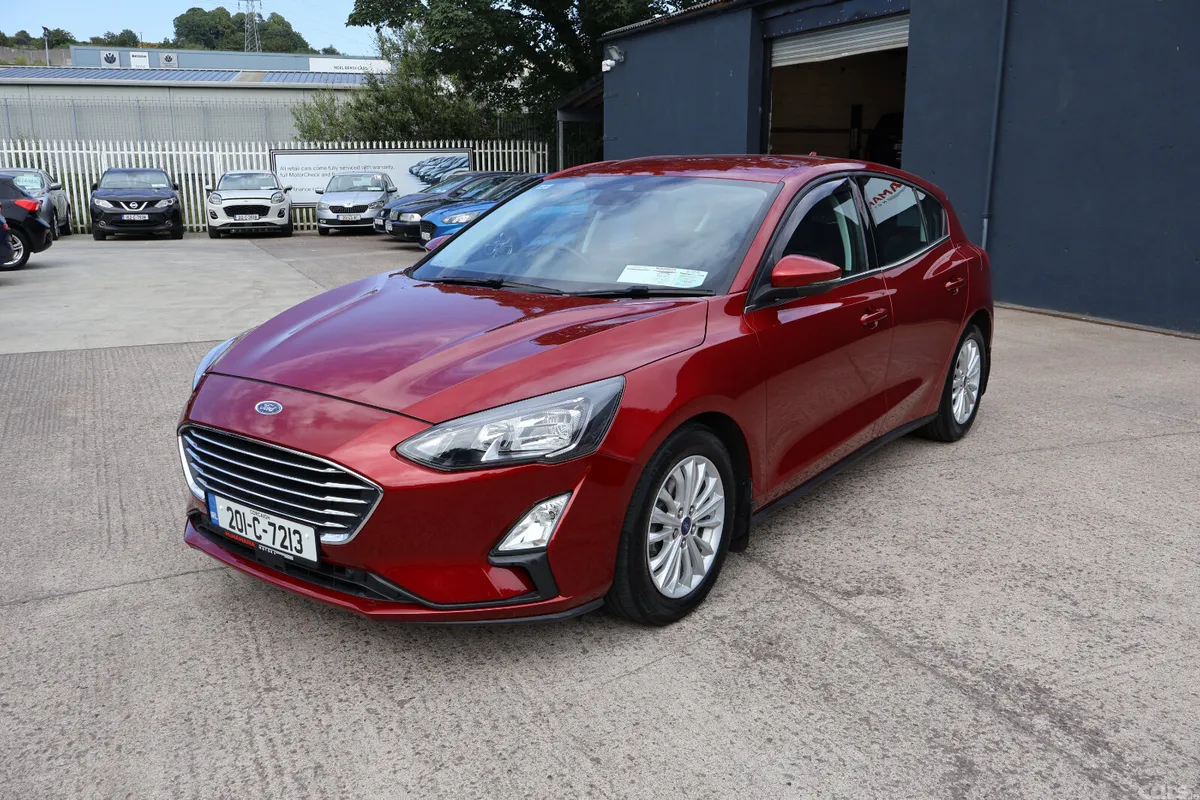 Ford Focus Hatchback, Diesel, 2020, Red