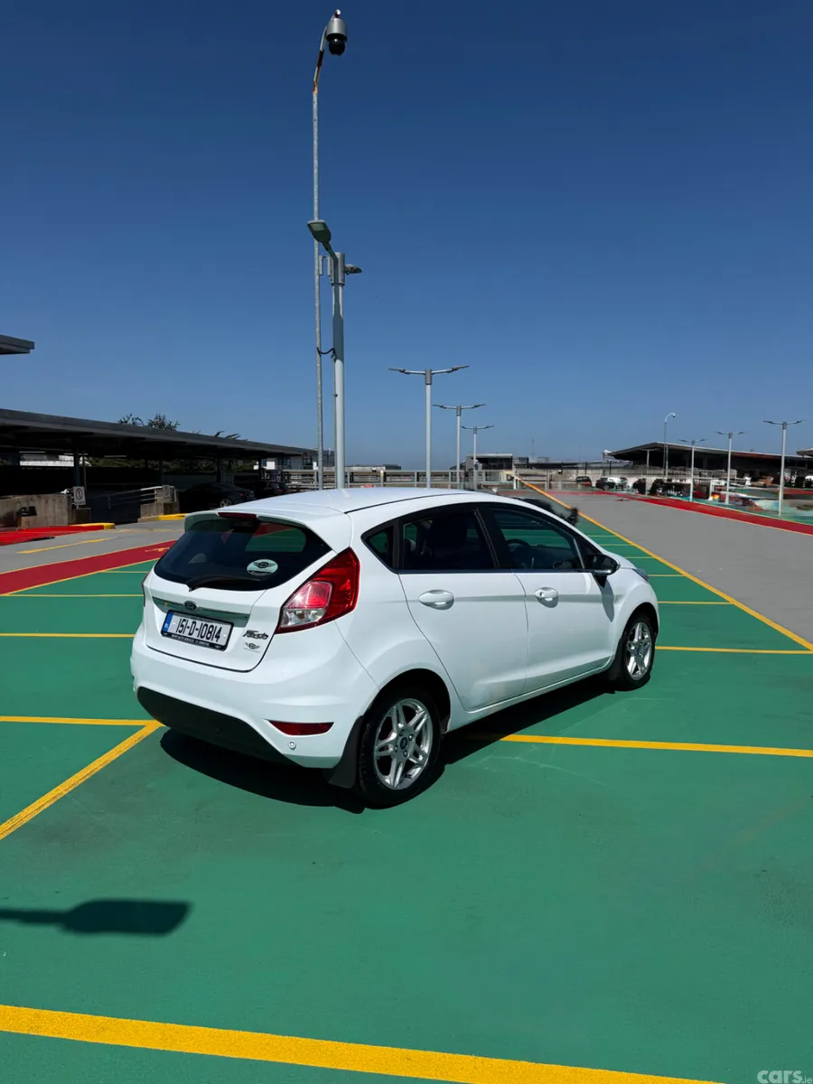 Ford Fiesta Hatchback, Petrol, 2015, White