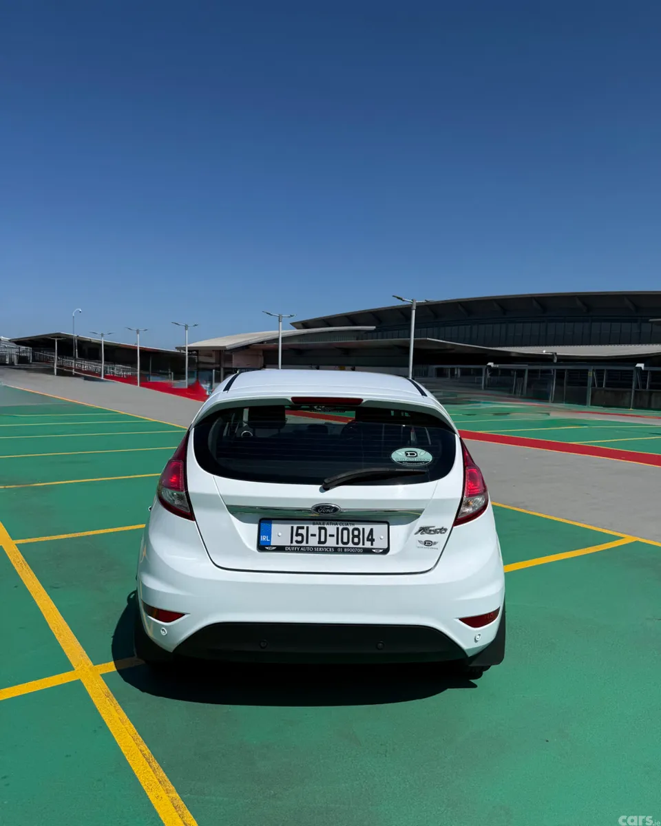 Ford Fiesta Hatchback, Petrol, 2015, White