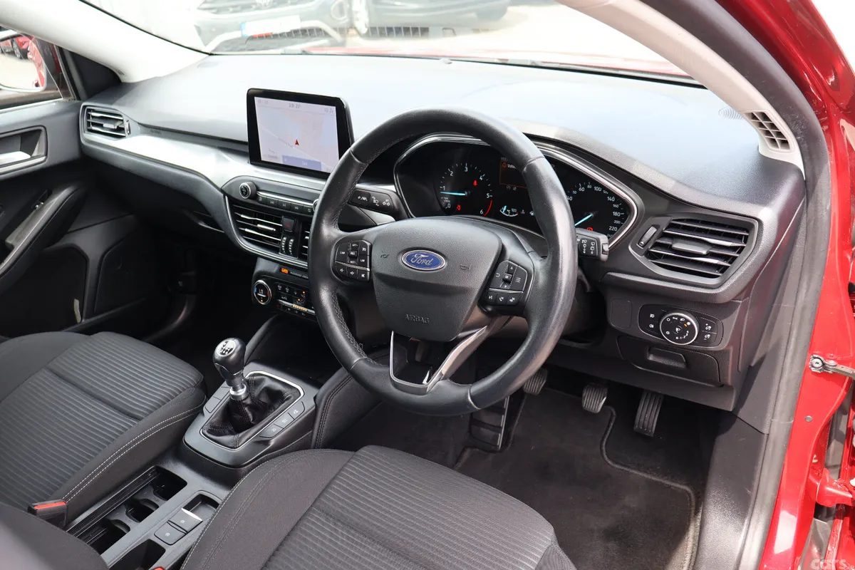 Ford Focus Hatchback, Diesel, 2020, Red