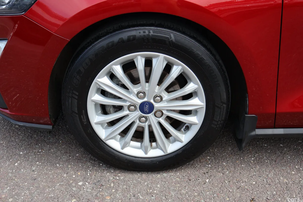 Ford Focus Hatchback, Diesel, 2020, Red