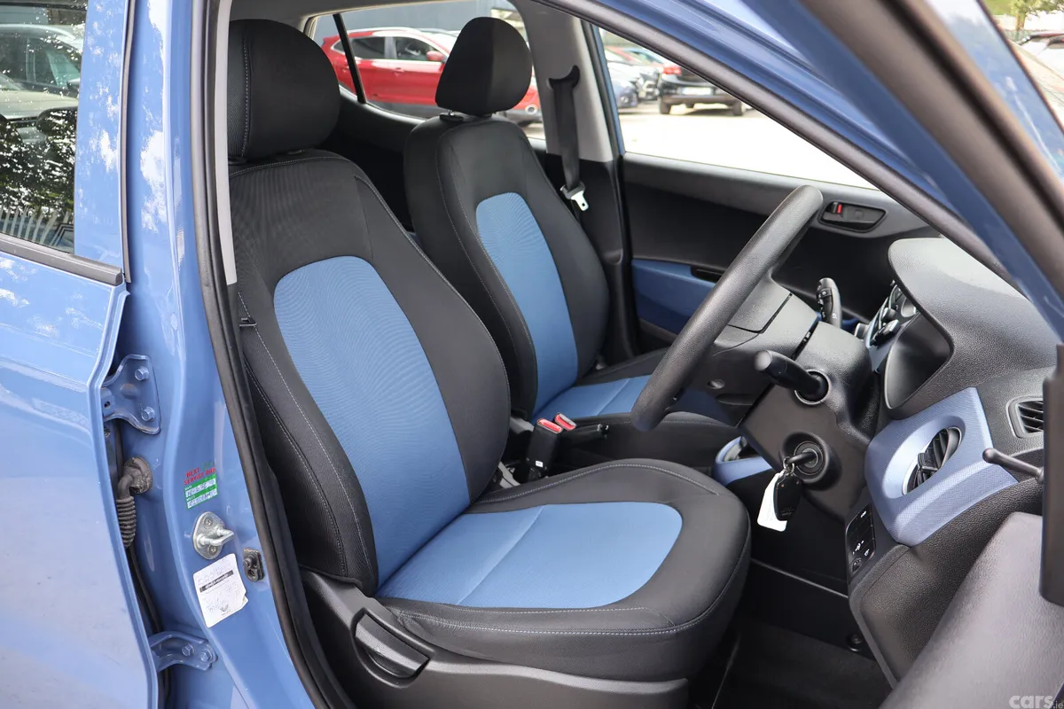 Hyundai i10 Hatchback, Petrol, 2018, Blue