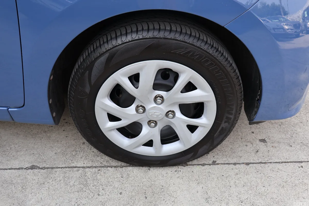 Hyundai i10 Hatchback, Petrol, 2018, Blue