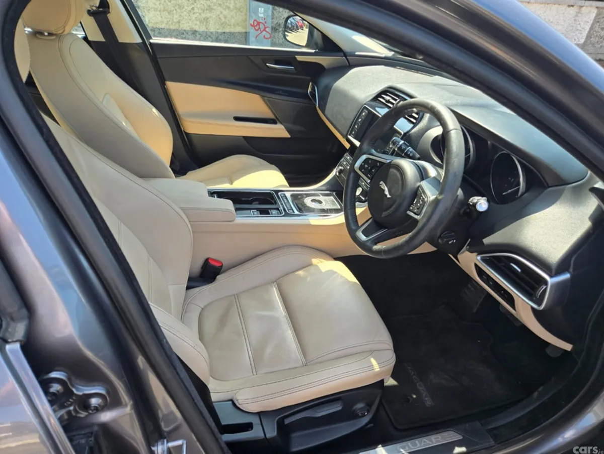 Jaguar XE Saloon, Diesel, 2017, Grey