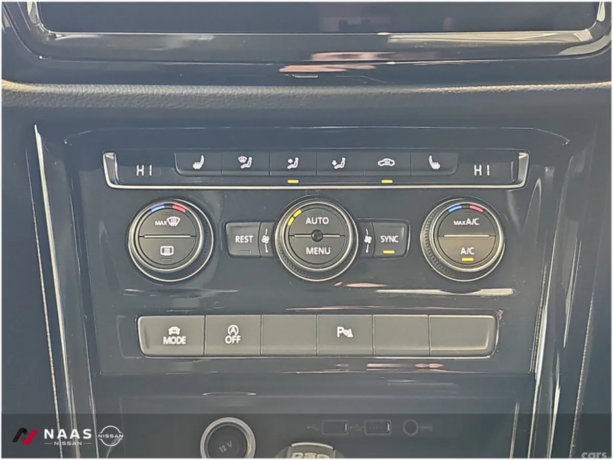 Volkswagen Touran SUV, Petrol, 2019, Blue