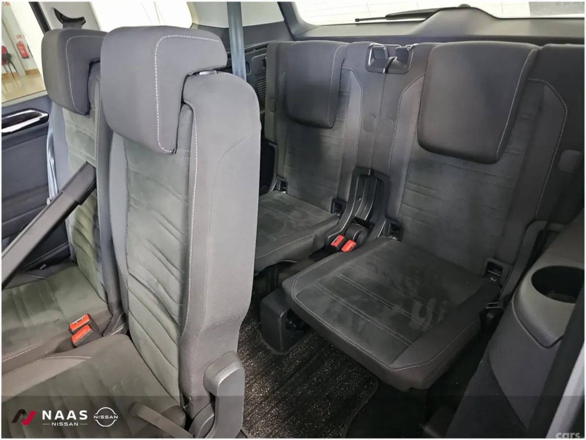 Volkswagen Touran SUV, Petrol, 2019, Blue