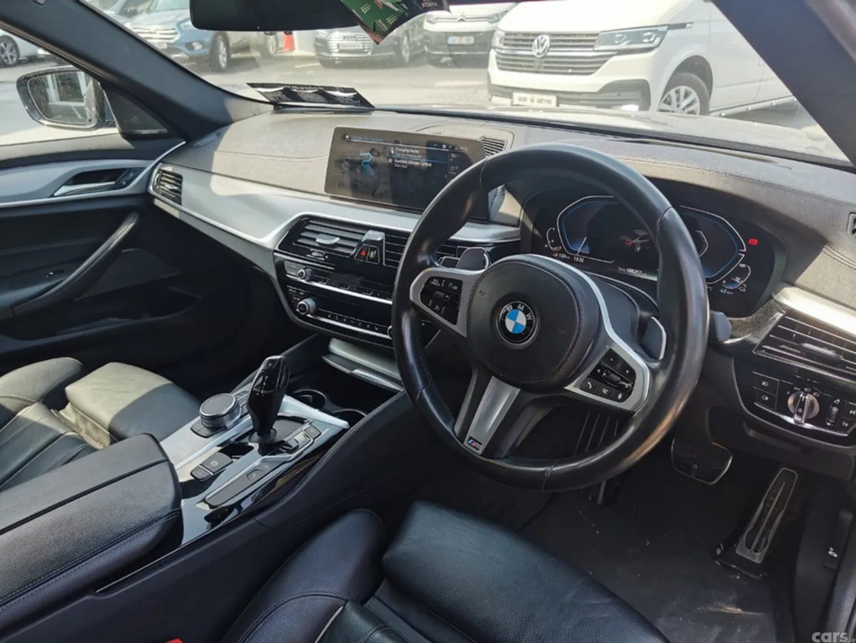 BMW 5-Series Saloon, Petrol Plug-in Hybrid, 2019, Blue