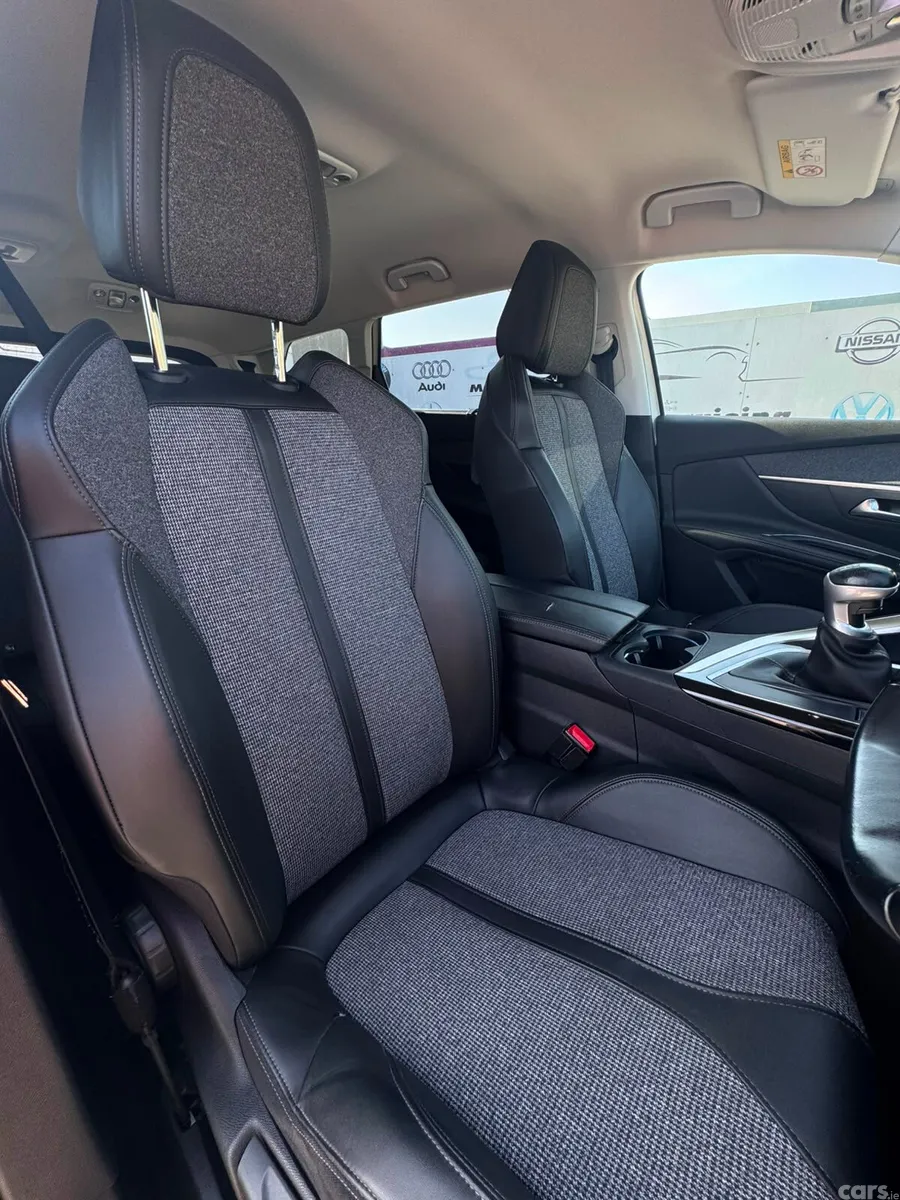 Peugeot 5008 MPV, Diesel, 2019, White