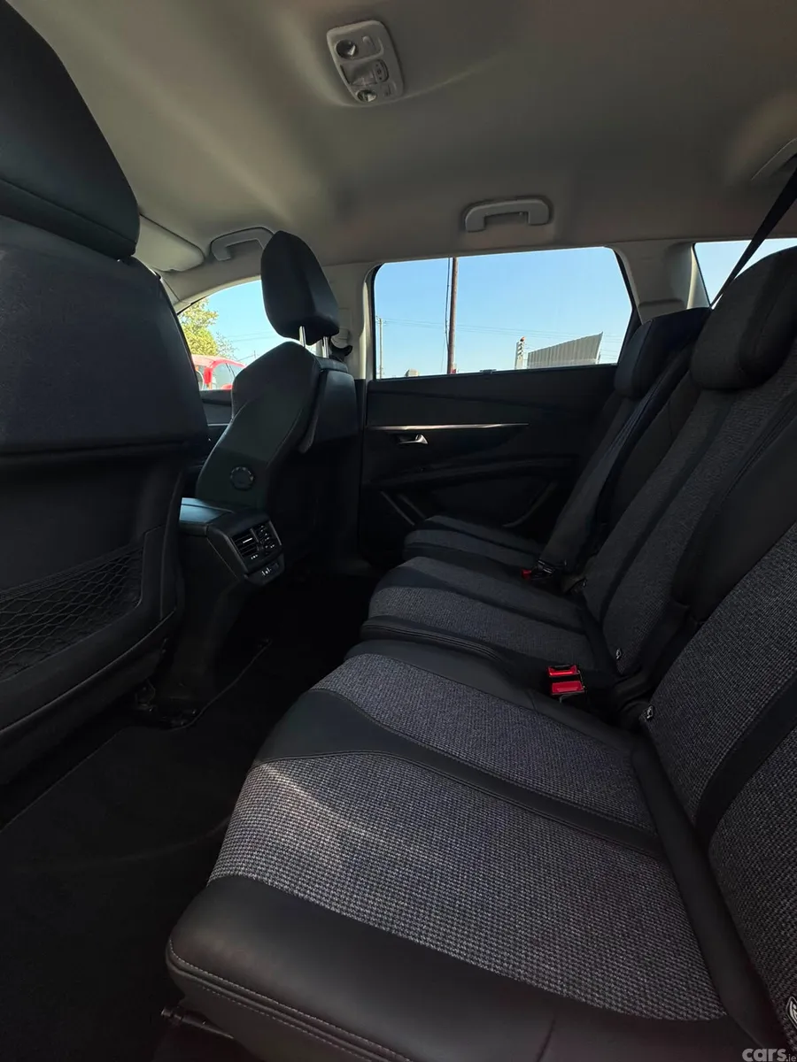 Peugeot 5008 MPV, Diesel, 2019, White