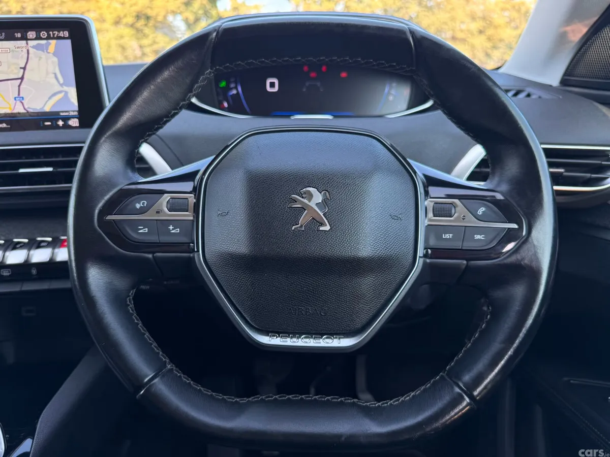 Peugeot 5008 MPV, Diesel, 2019, White