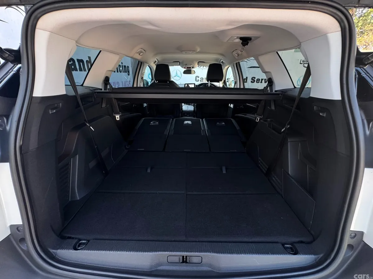 Peugeot 5008 MPV, Diesel, 2019, White