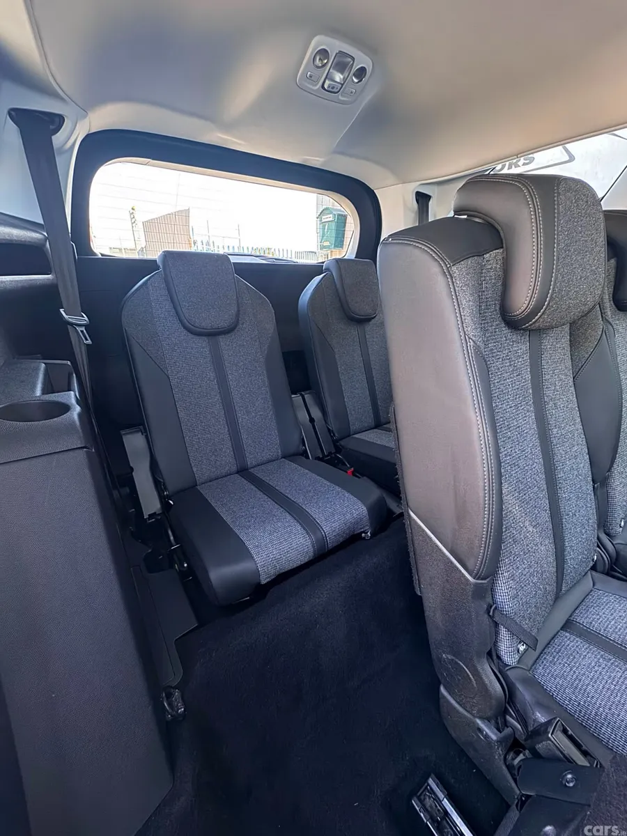 Peugeot 5008 MPV, Diesel, 2019, White