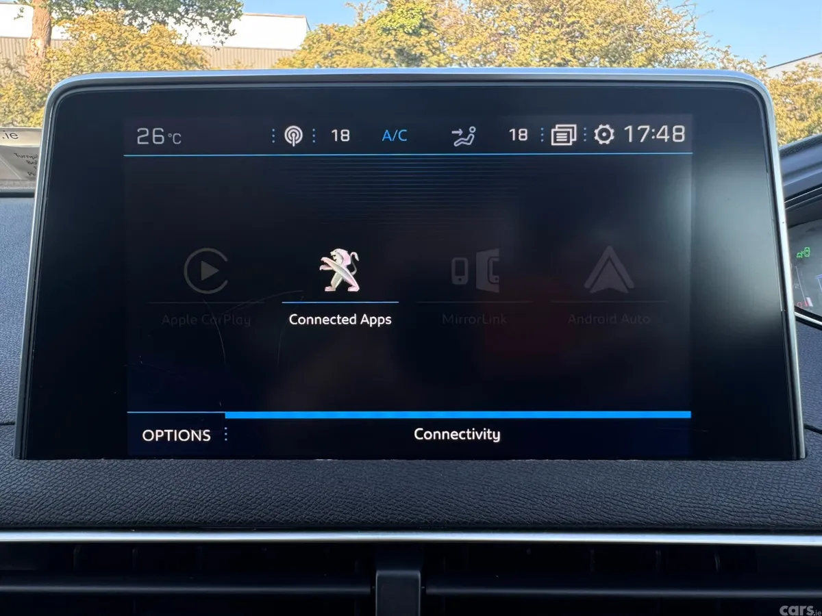 Peugeot 5008 MPV, Diesel, 2019, White