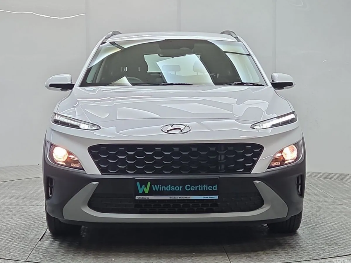 Hyundai KONA MPV, Petrol, 2023, White