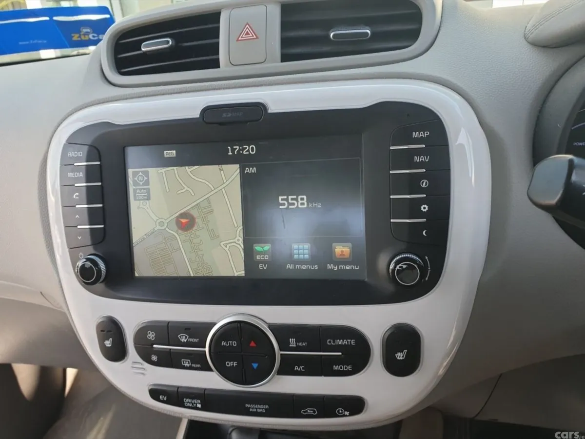 Kia Soul Hatchback, Electric, 2017, White
