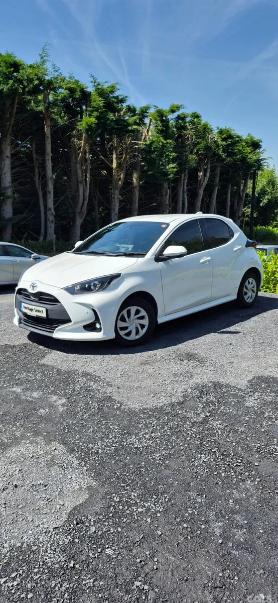 Toyota Yaris Hatchback, Petrol, 2021, White