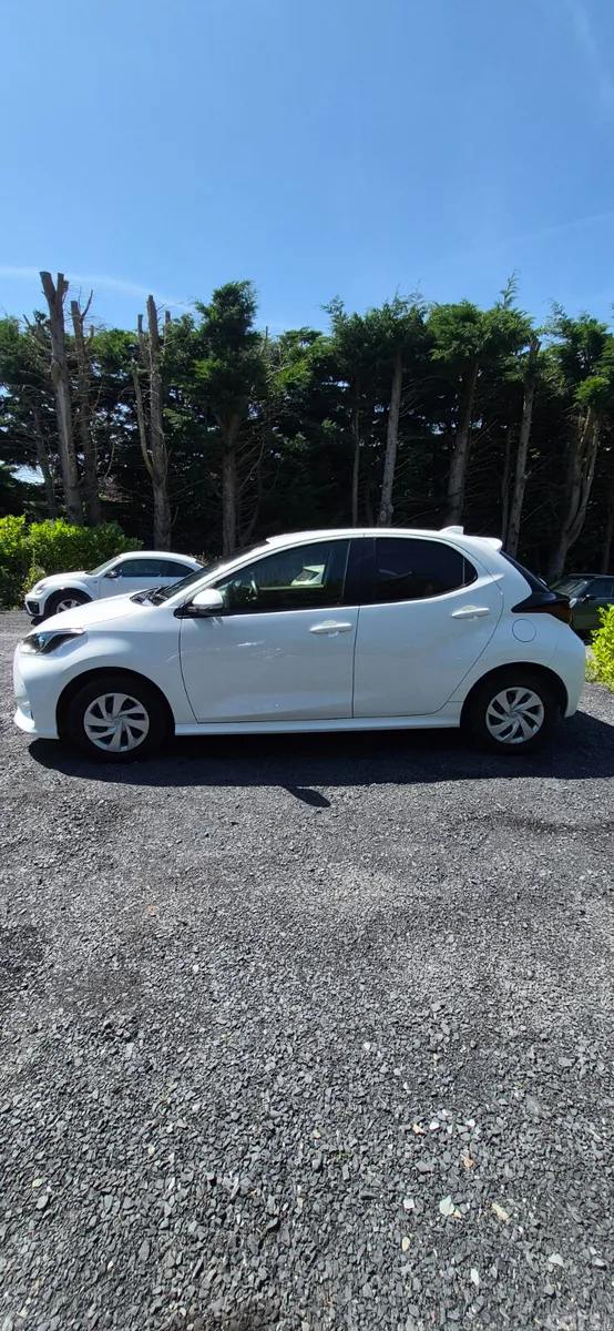 Toyota Yaris Hatchback, Petrol, 2021, White