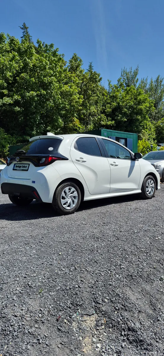 Toyota Yaris Hatchback, Petrol, 2021, White