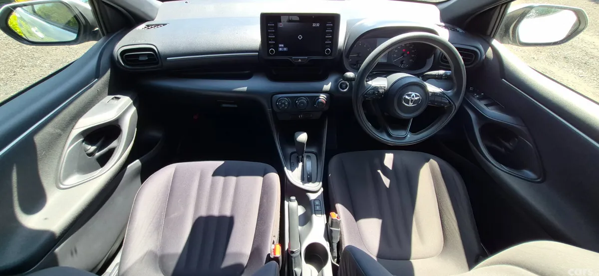 Toyota Yaris Hatchback, Petrol, 2021, White