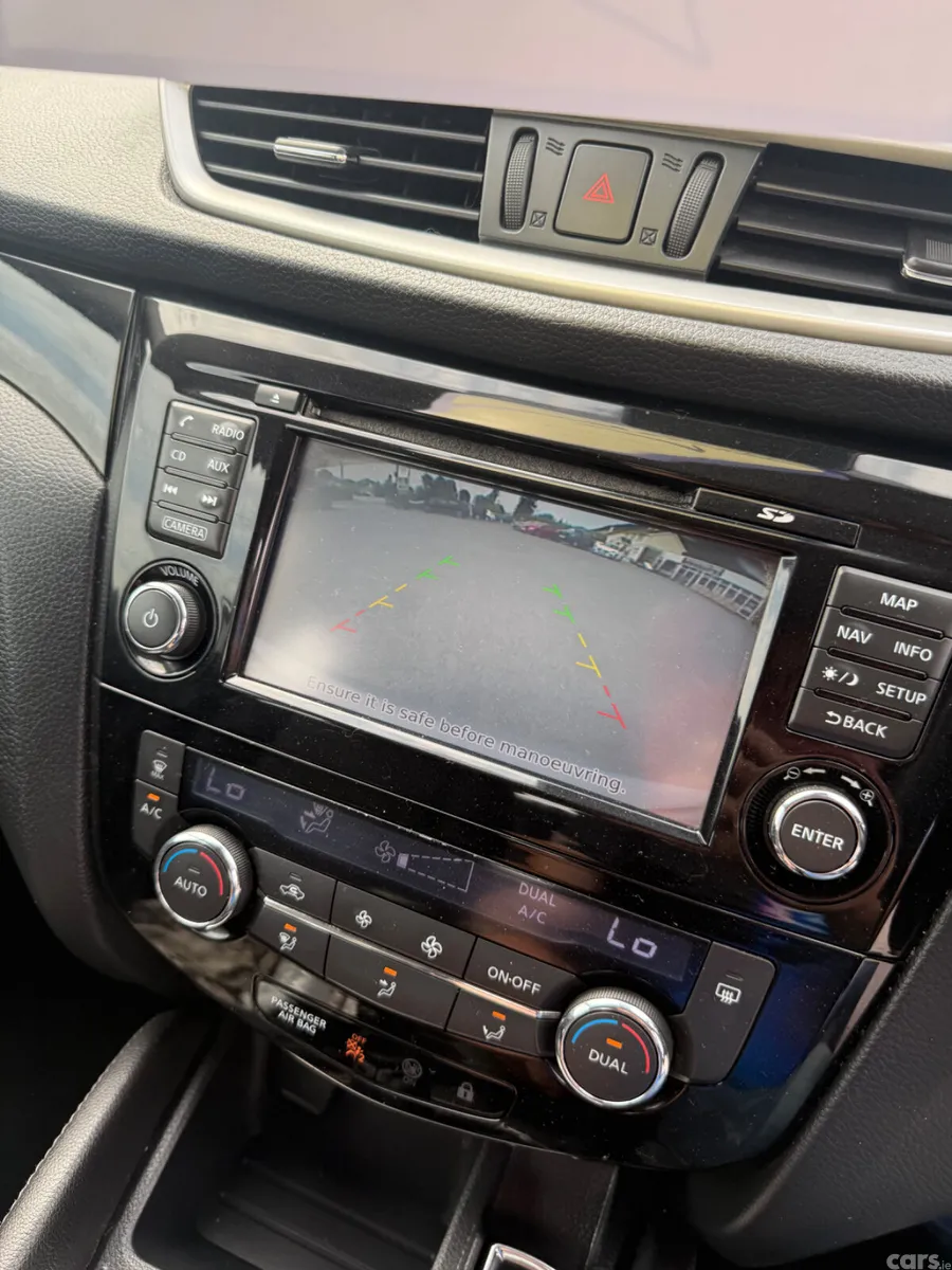 Nissan Qashqai Hatchback, Diesel, 2014, Silver