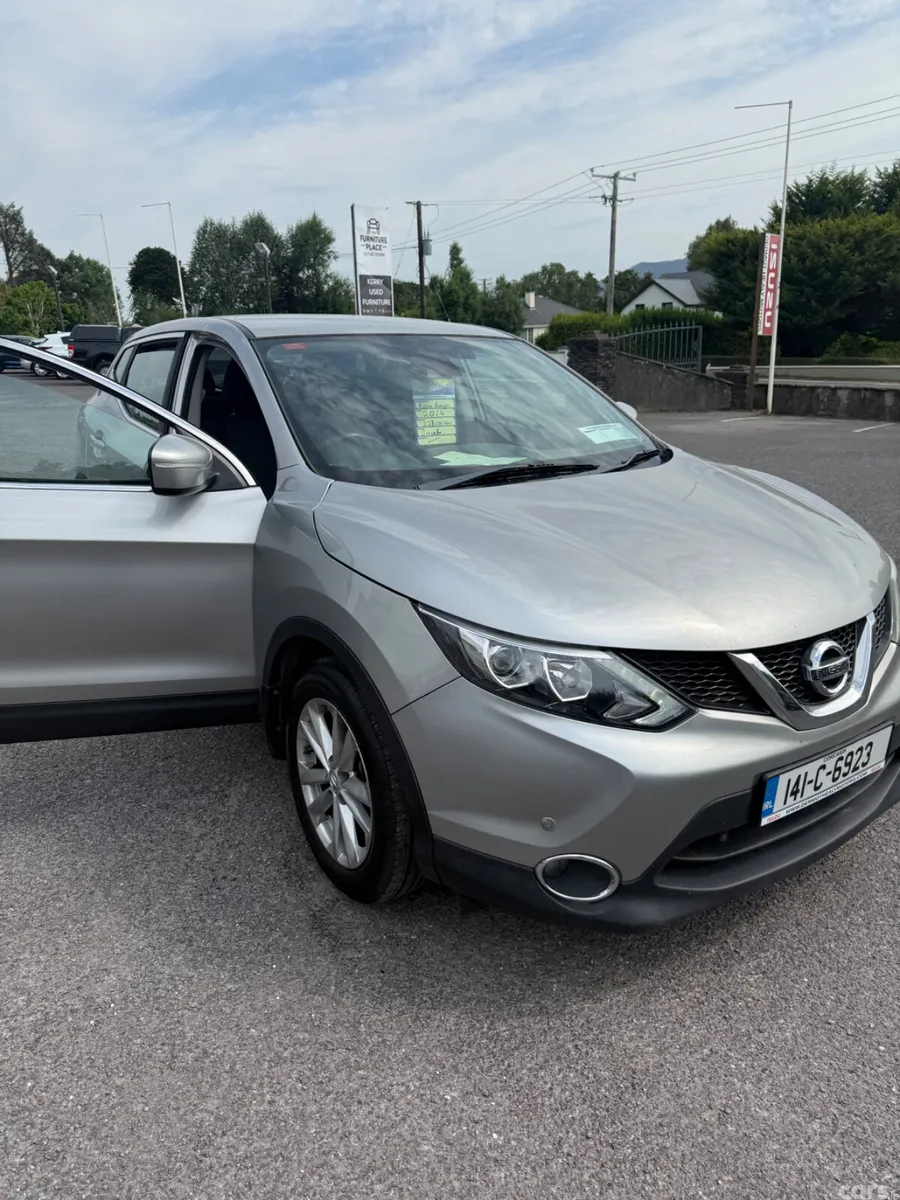 Nissan Qashqai Hatchback, Diesel, 2014, Silver