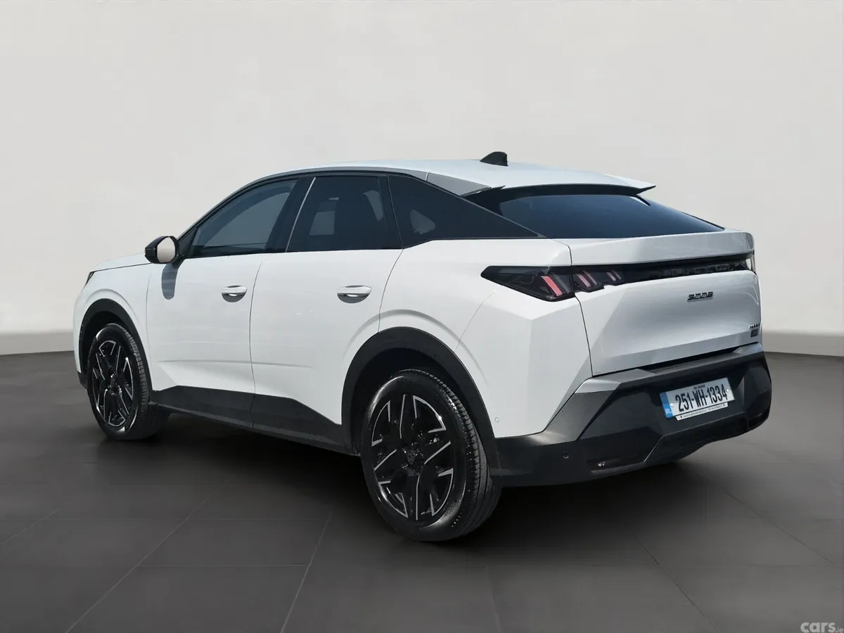 Peugeot 3008 MPV, Petrol, 2025, White