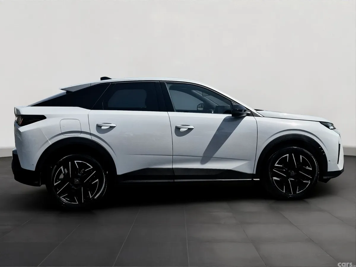 Peugeot 3008 MPV, Petrol, 2025, White