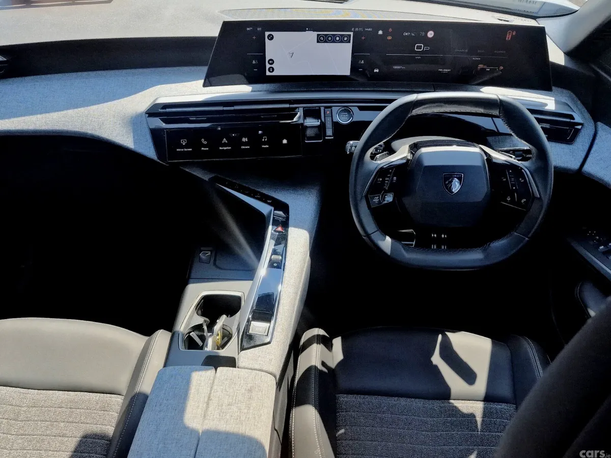 Peugeot 3008 MPV, Petrol, 2025, White